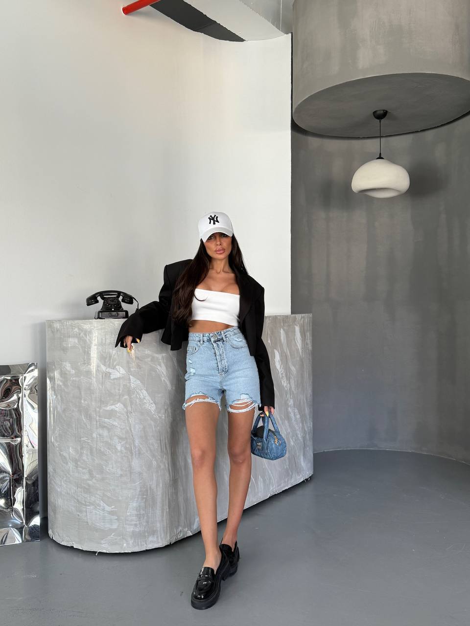 Delší modré kraťasy Bia