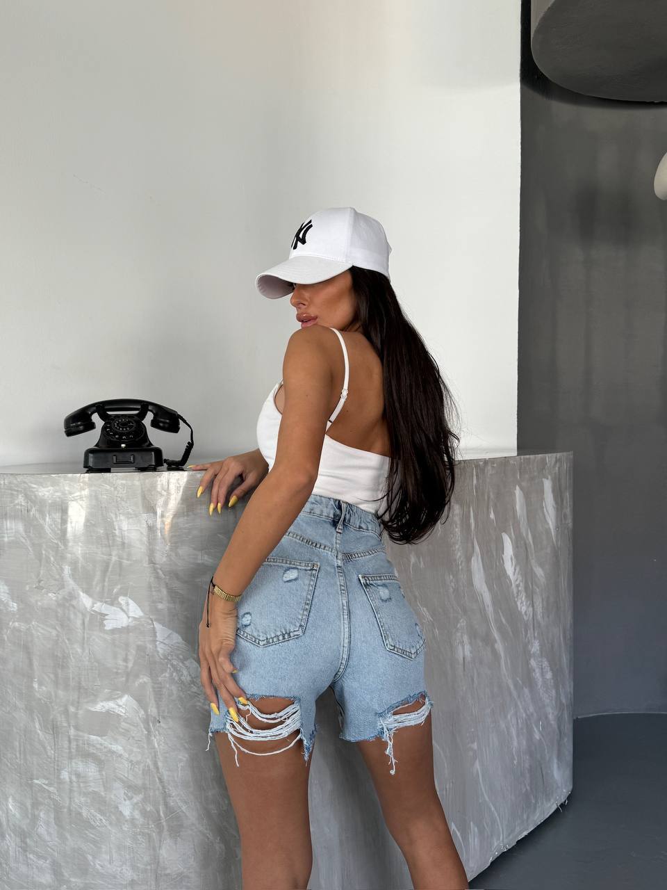 Delší modré kraťasy Bia