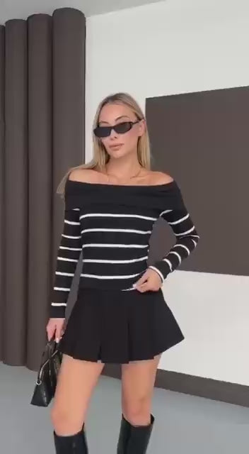 Černo bílý svetr Onika